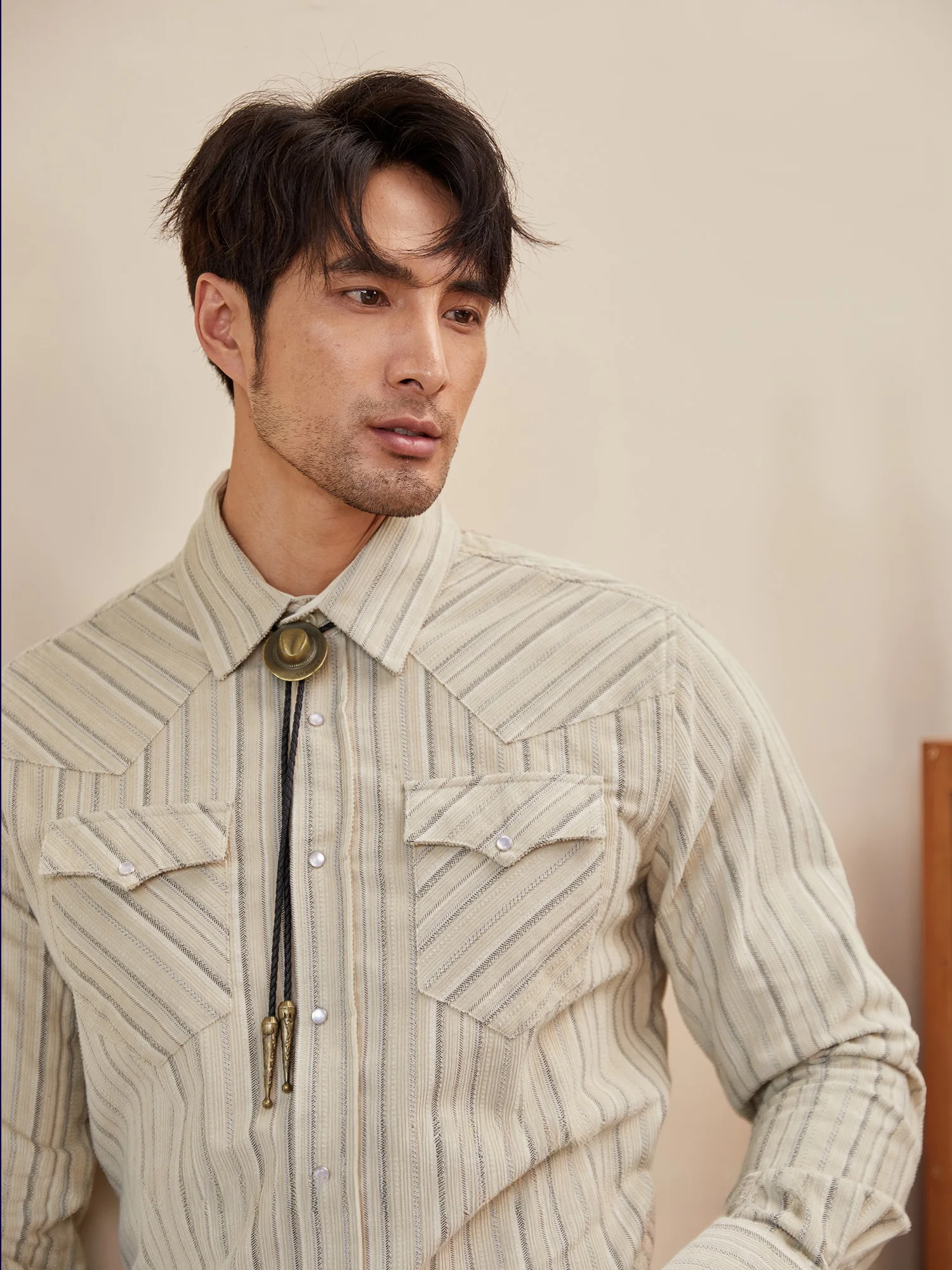 

Thi Corduroy Men's irt Warm Striped American Retro Sle Western Thiened irt Coat for Autumn Faion Urban Daily Wear