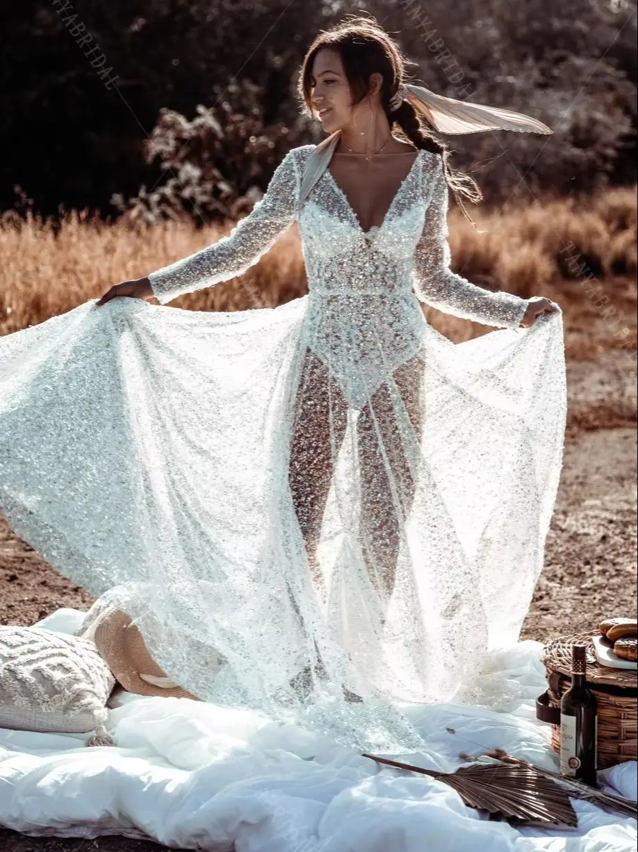 Przepiękne Suknie Ślubne z Koralikami, Długi Rękaw, Prześwitujący Dekolt w Serek, Odkryte Plecy, Suknie Ślubne w Linii A, Vestido De Noivas DW491