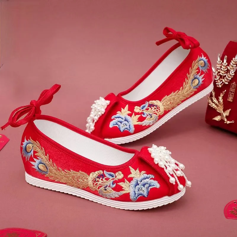 New Woman's Chinese Traditional Style Embroidered Red Bridal Shoes Shallow Lace Up Flat Sole Retro Red Wedding Shoes Hanfu Shoes