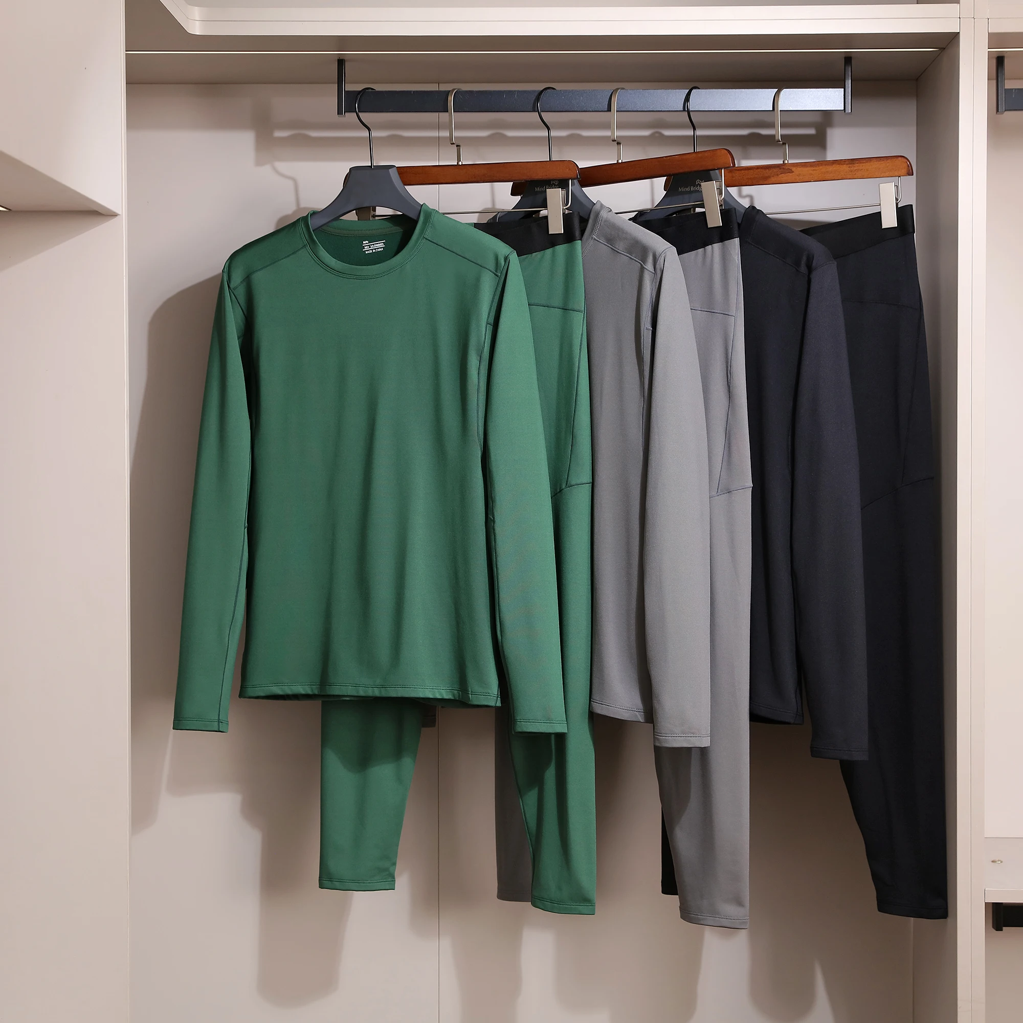 하이 엔드 따뜻함 남성 운동복 세트 순수한 색상 다목적 긴 소매 긴 바지 열 보존 양털 속옷 세트