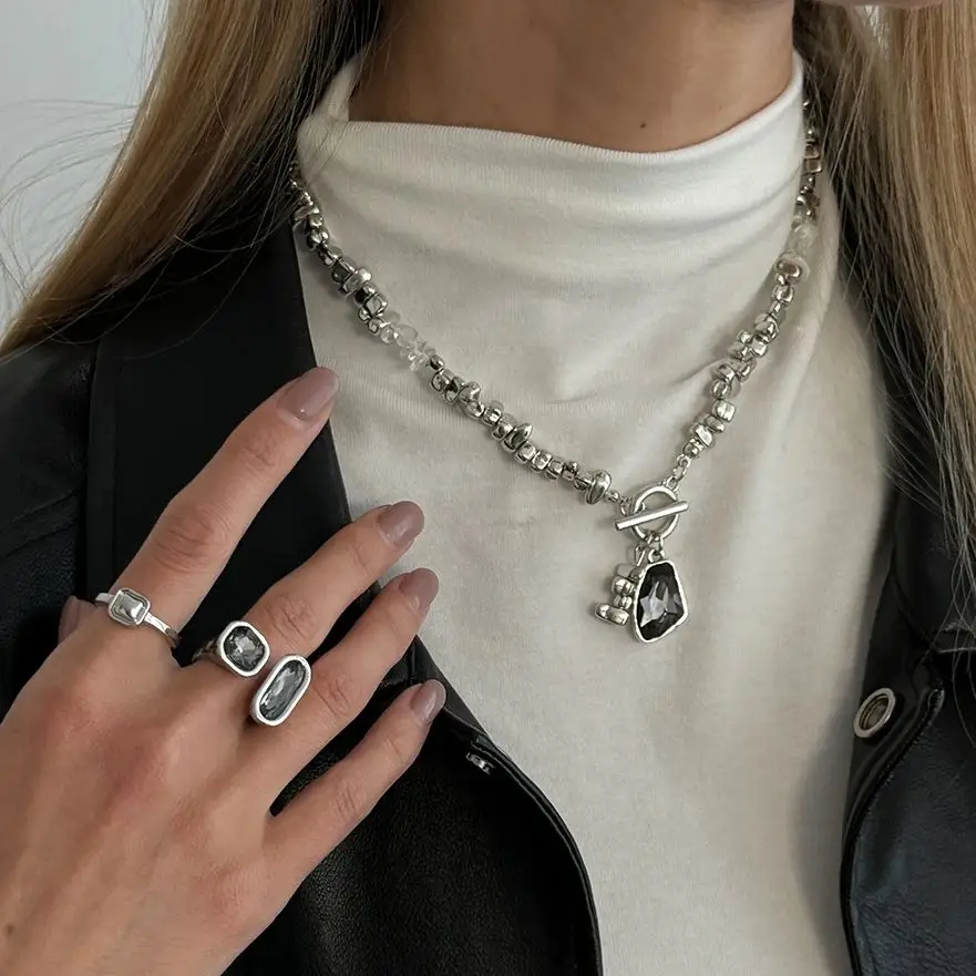 Elegant Irregular Black Acrylic Rhinestone Pendant Necklace Ring Set