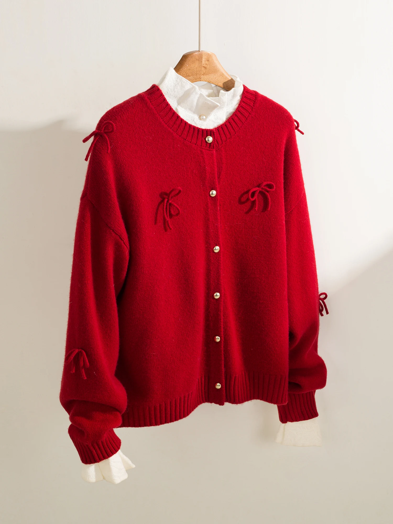 

Вязаный кардиган Ji Qiu Rui Xi 00 из утолщенной мягкой шерсти с узлами, свободный крой во французском стиле