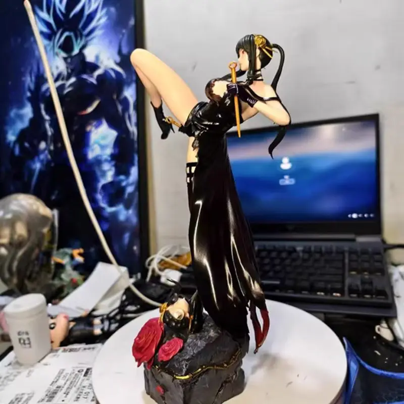 Anime Action Figure Spyxfamily Yor Forger Modello Gk Bella Ragazza Battaglia Postura Anime Periferico Computer Ornamento Regali di Compleanno