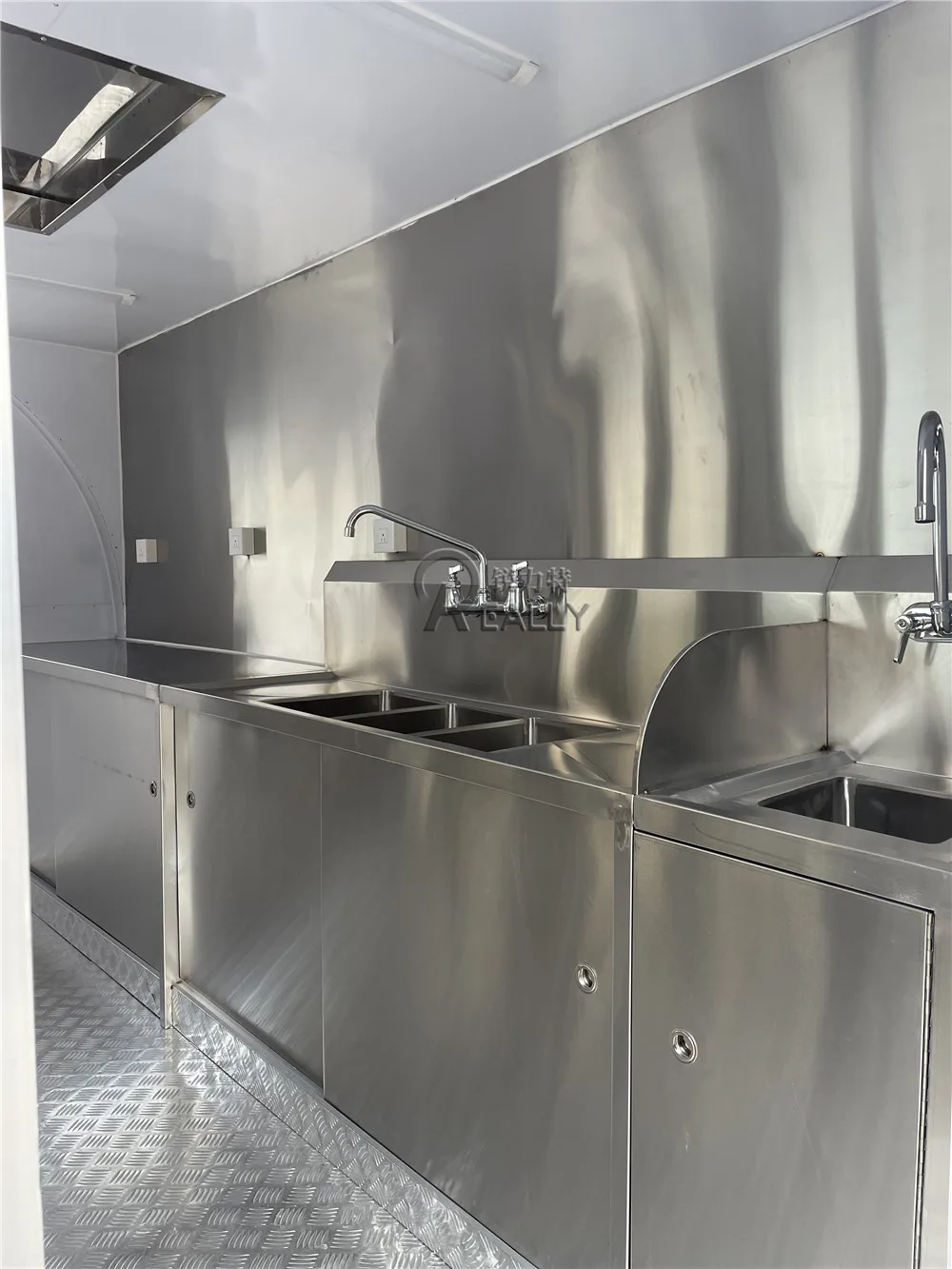 ตู้ฮอตดอกสำหรับใส่ไอศครีมรถลากสำหรับทำอาหารบาร์บีคิวพิซซ่าเบอร์เกอร์ไอศกรีมกาแฟสั่งทำได้