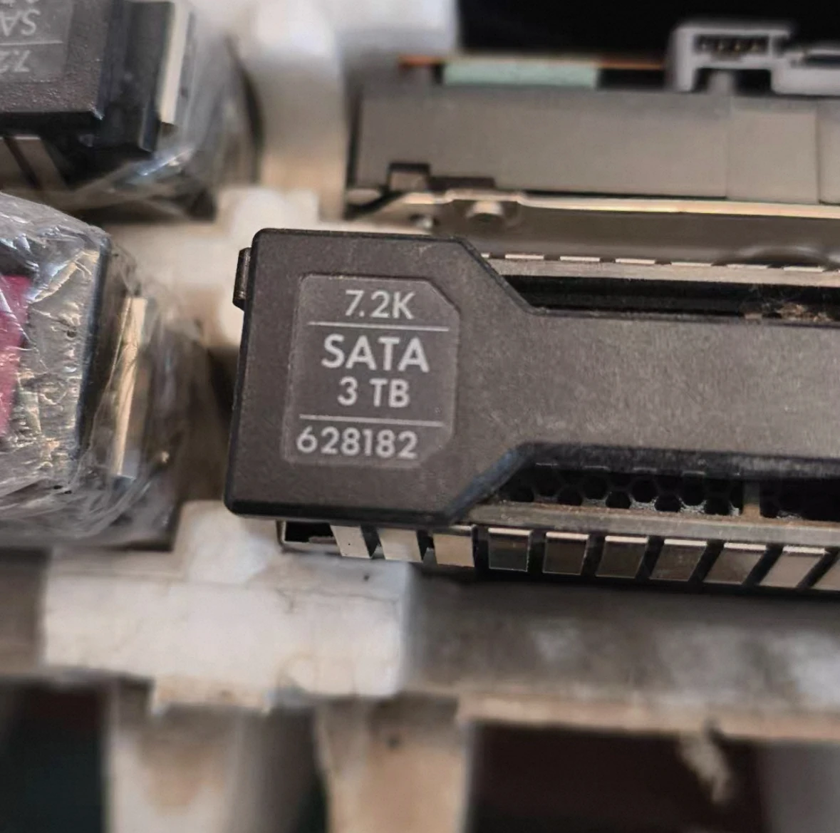 

For 628182 628061-B21 628182-001 3T 7.2K SATA 3.5 G8 server hard disk