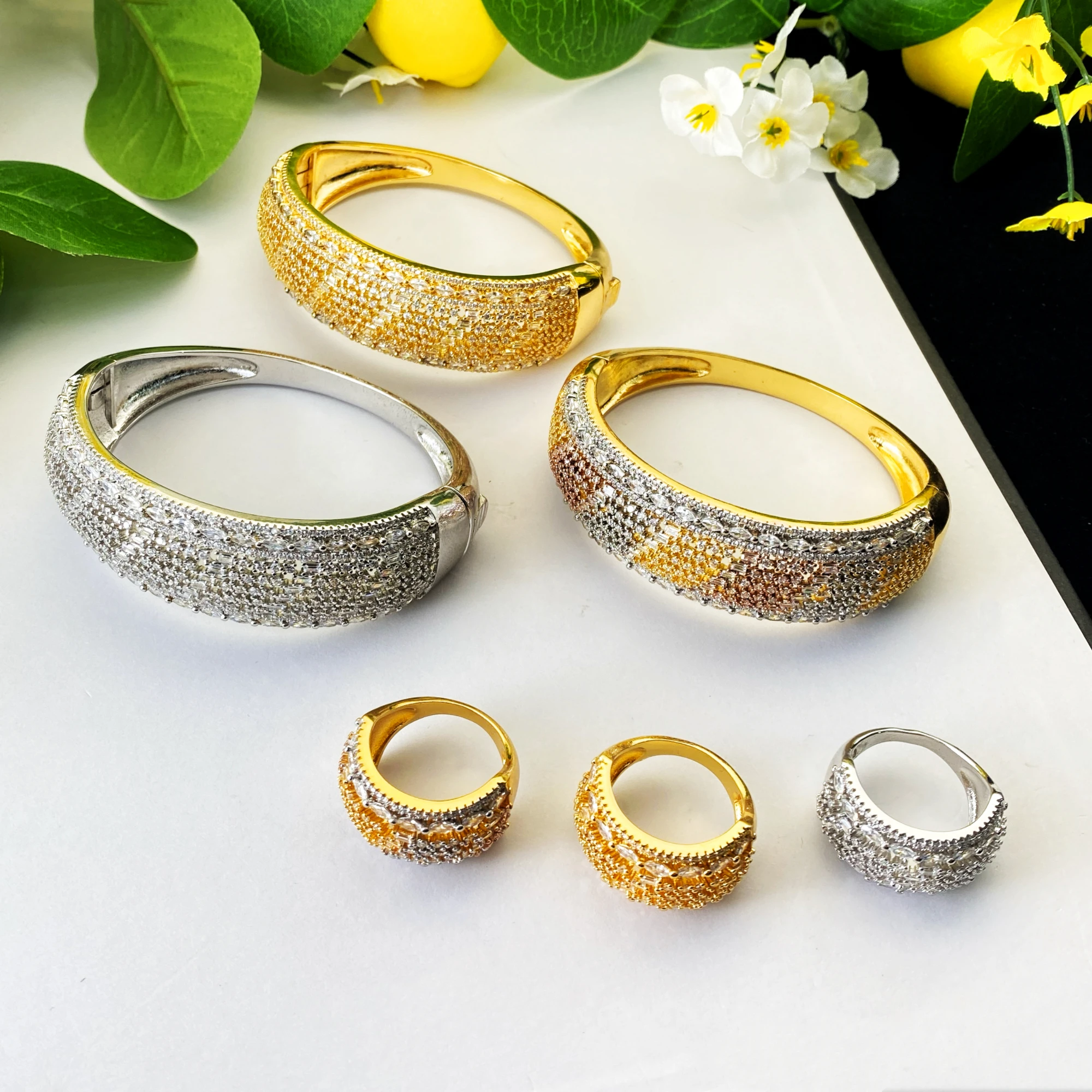 

2024 New Classic 3 Color Women Bracelet Ring Two Piece Set Wedding Party Zircon Crystal Engagement Dubai Bridal Jewelry Gift Lux