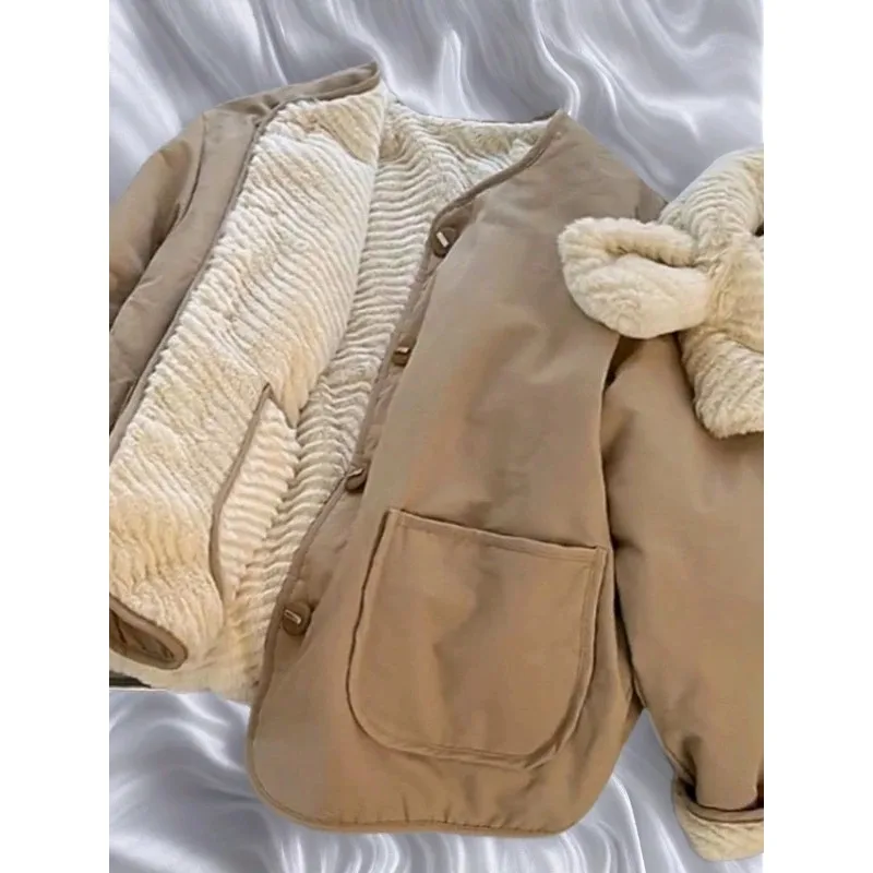 Jaket Tebal Retro Hangat Warna Khaki Desain Vintage Sederhana Kancing Tunggal Beludru Serbaguna Jaket Katun