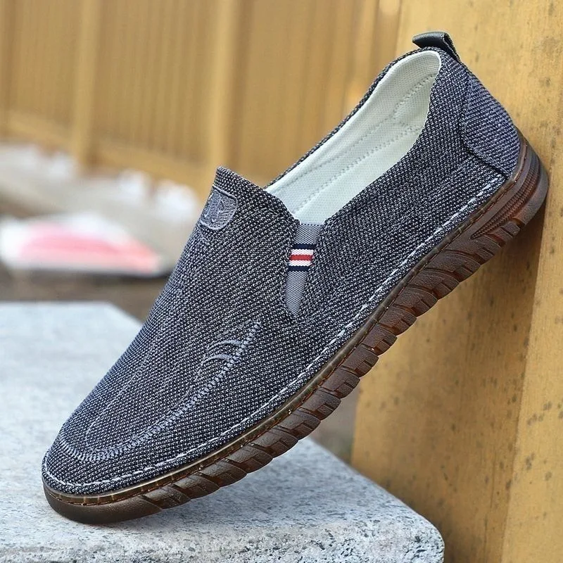 

2025 Casual flats Shoes for Men New Lightweight Soft Sole Breathable Slip-On Driving Shoes Walking Men Casual Shoes Male Loafer