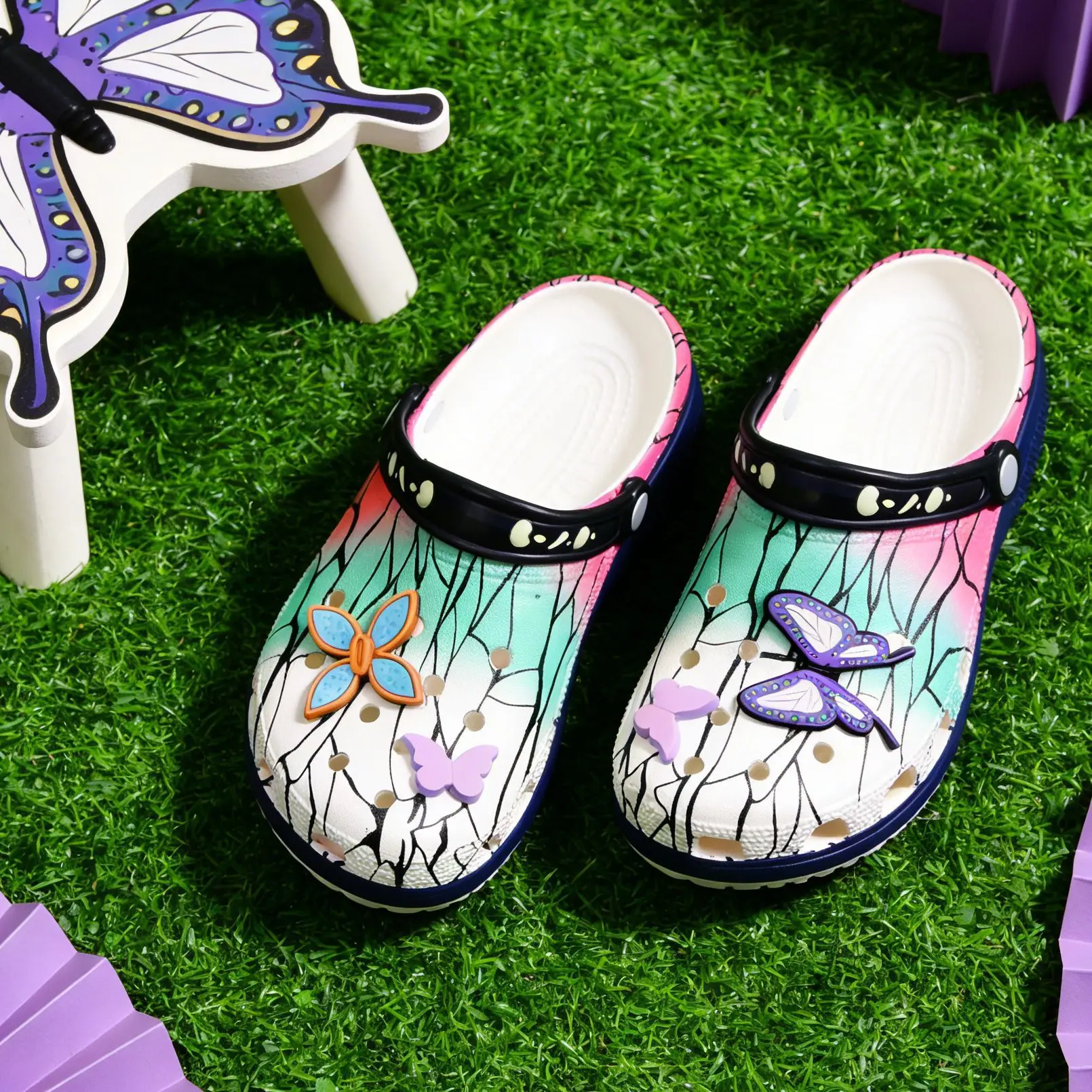 

Demon Slayer Kochou Shinobu New Sweet Creative Anime Cartoon Pattern Fashionable Versatile Comfortable Durable Holey Slippers