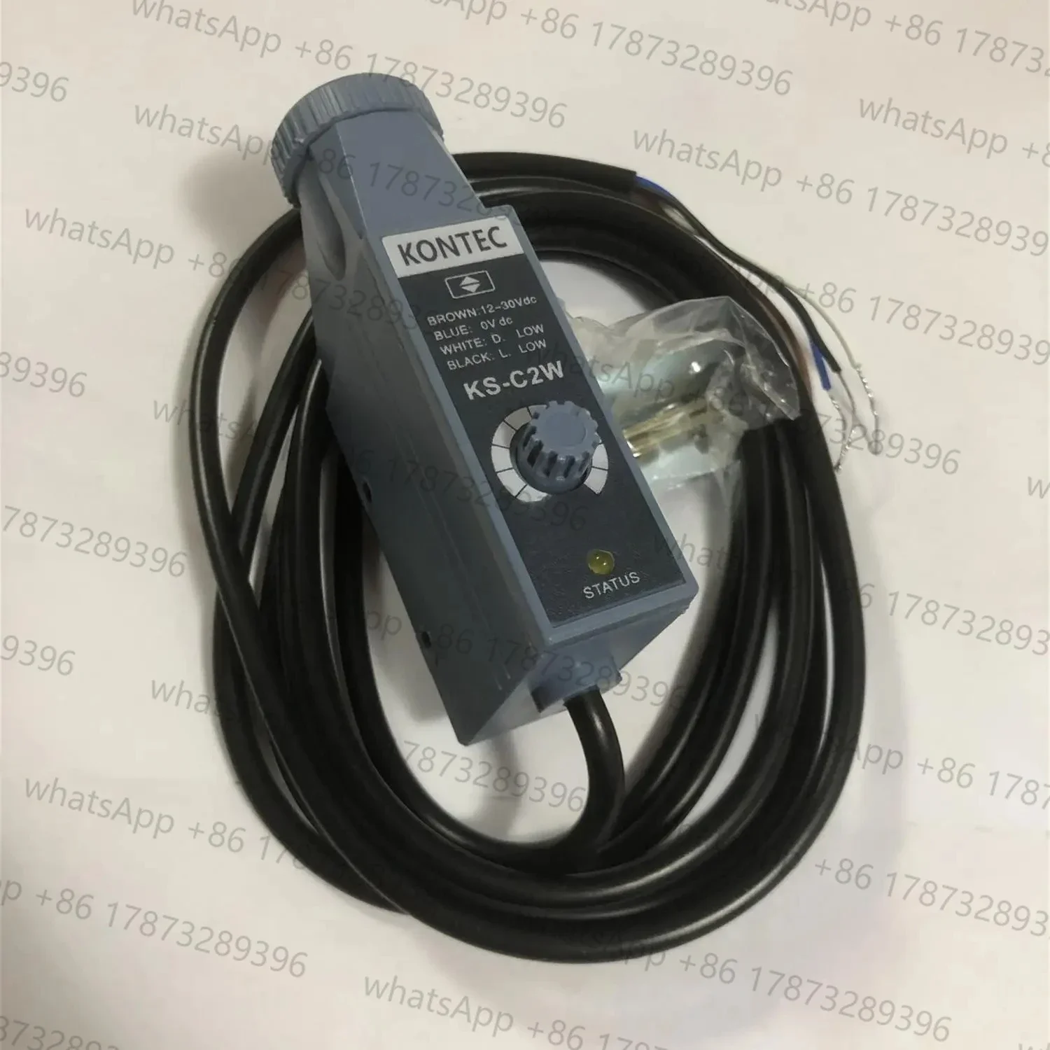 

KS-C2W KS-C2B KS-C2R KS-C2G KONTEC Датчик цвета Маркировка Фотоэлектрический глазок Новый оригинальный