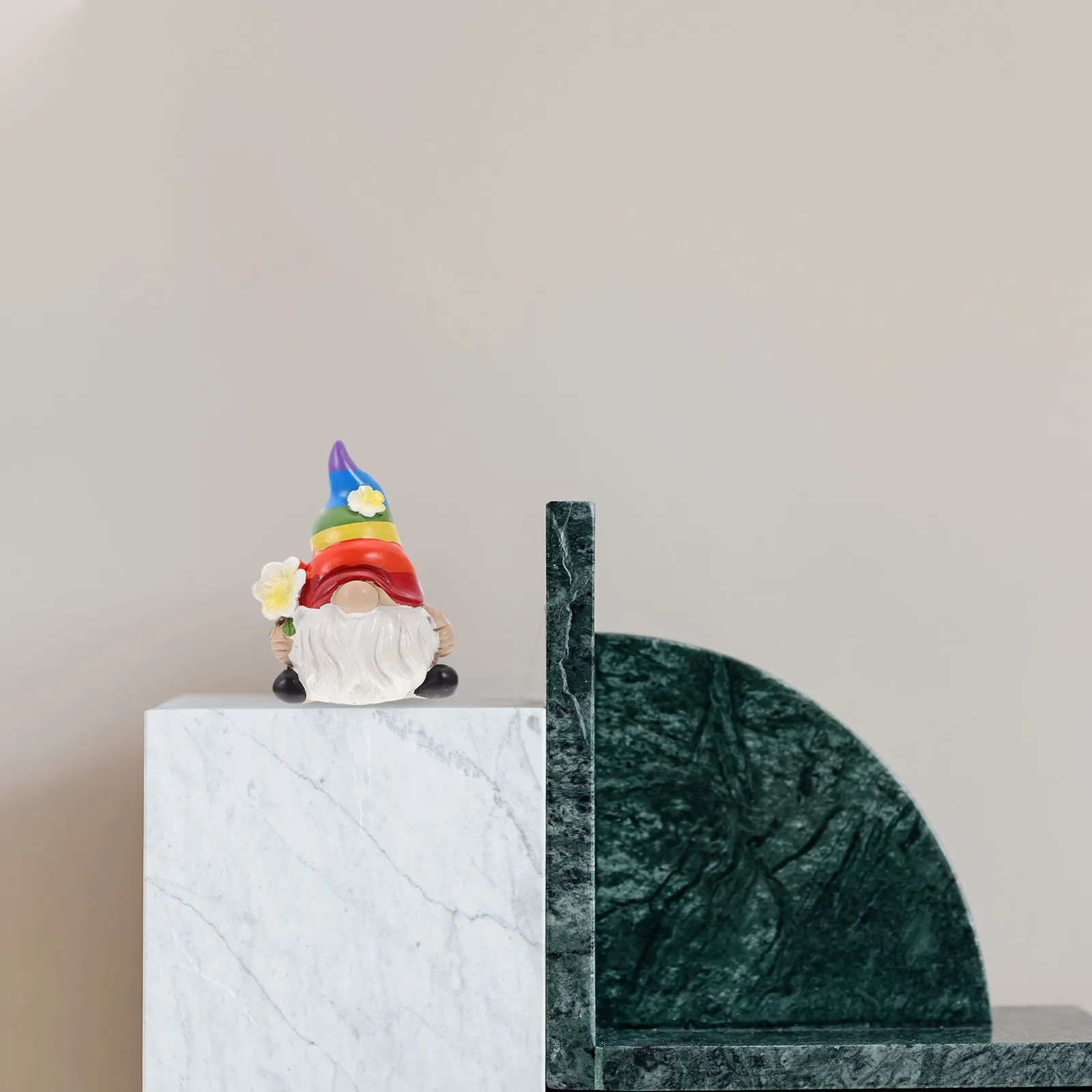 Resin Garden Ornament Lifelike Gnome Dwarf Statue Courtyard Landscape Decoration Yard Adornment Gnome Courtyard Decor