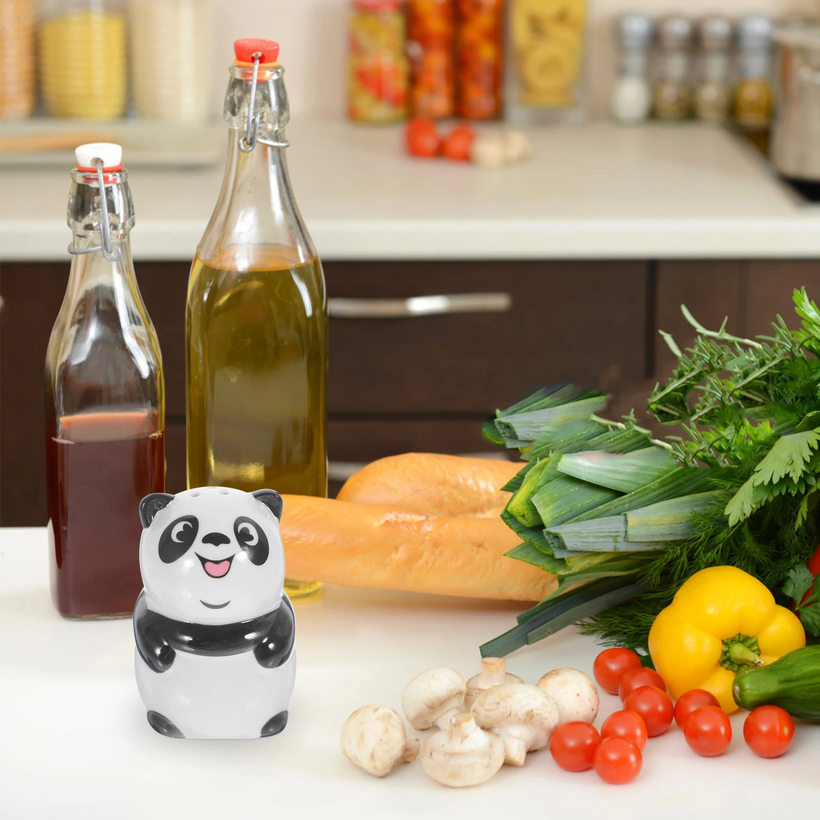 

Panda Shape Ceramic Salt Pepper Shaker Funny Multipurpose Seasoning Container Kitchen Utensils for Home Restaurant Use