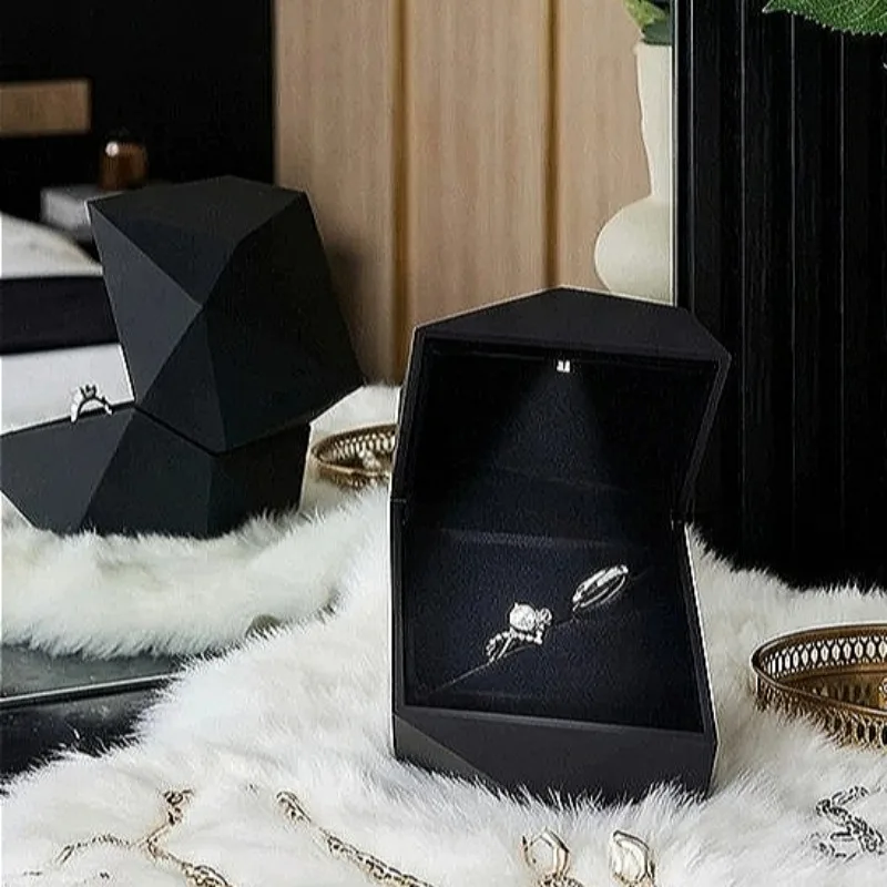 

With Lights Ring Box Exquisite Creative Wedding Rings Boxes Miniature Portable Rings Storage Boxes Home Jewelry Organizer Case