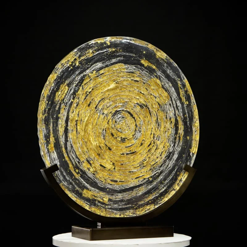 T*& Professional Factory Customized Resin Craft  Abstract Art Sculpture with Gold