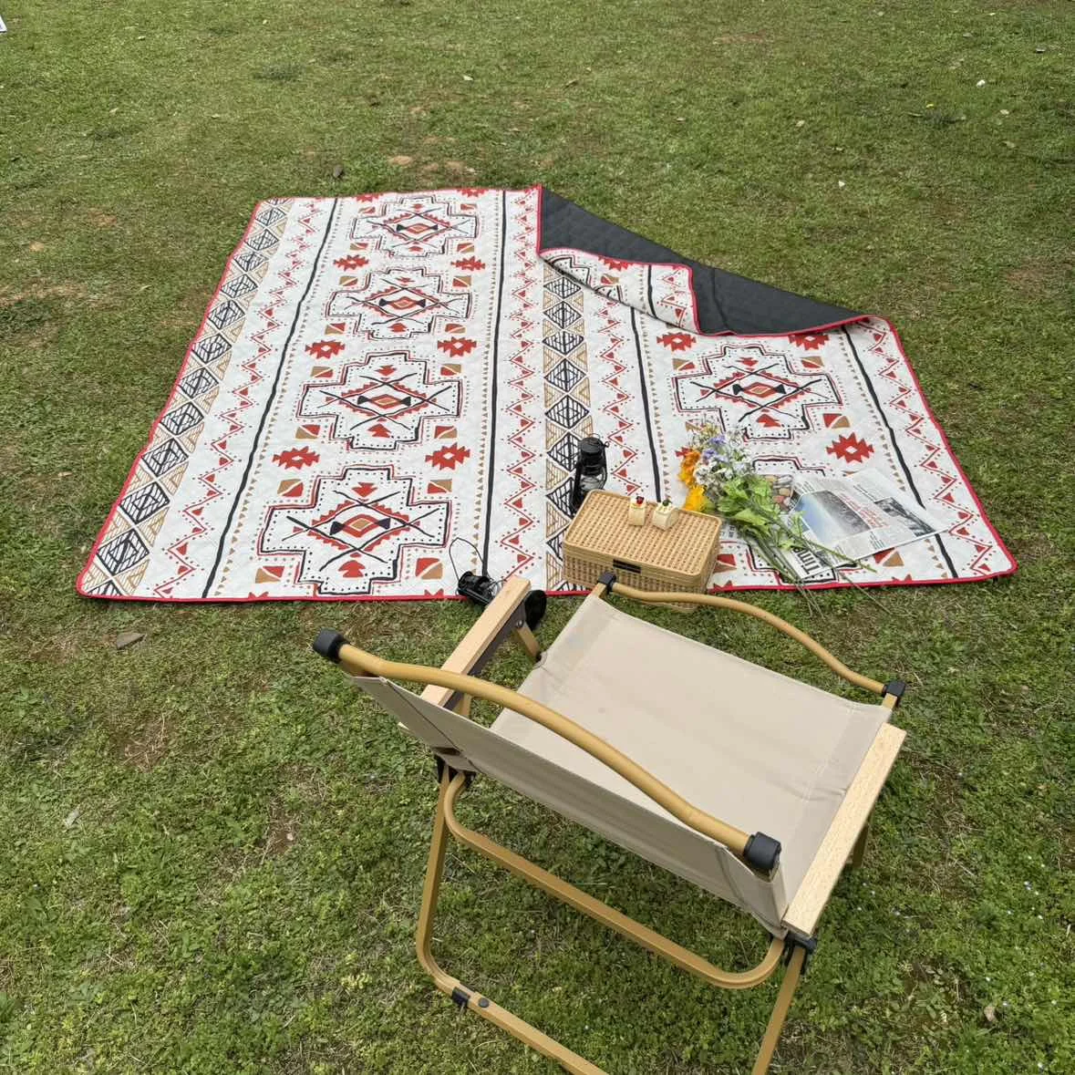 

Manufacturer Wholesale Picnic Rug Moisture-proof Thickened Ins Wind Outdoor Floor Mat Camping Cloth Bohemian Blanket with Logo