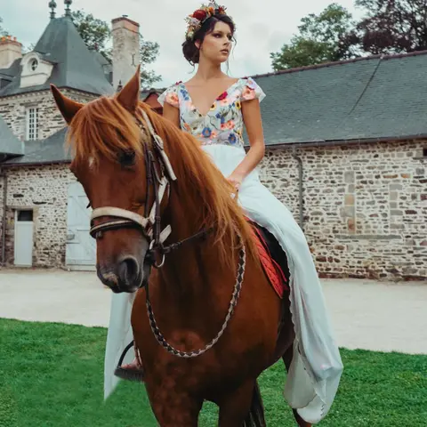 Djupt anpassade färgglada 3D-blommor brudklänning med korta ärmar V-ringning blommande A-linje broderad chiffong alternativa brudklänningar 10 best sales importerade bröllopsklänningar - №10