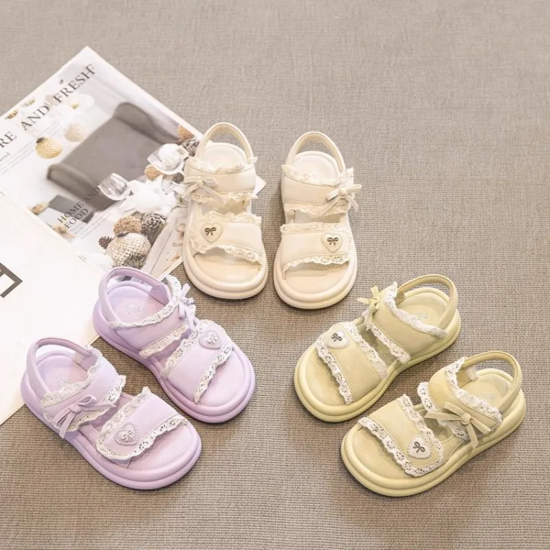 

Girls' casual sandals for summer 2026featuring princessstyle design with lace trim and soft bottom for a rural style casual shoe