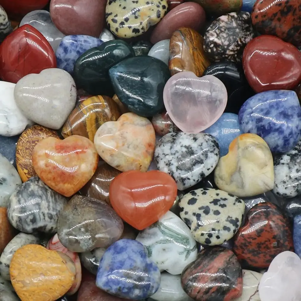 الأحجار الكريمة أحجار الكريستال الطبيعية غير مسامية كريستال على شكل قلب الحجر الطبيعي 20 مللي متر الكوارتز الكريستال الحلي عينة معدنية