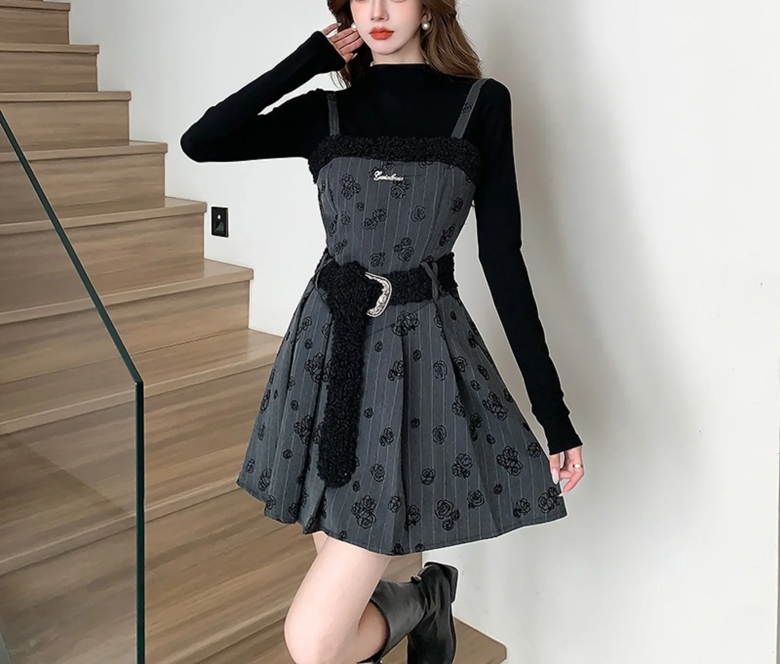 2023 Autumn/Winter New Hanging Strap Pleated Dress Bottom Two Piece Set