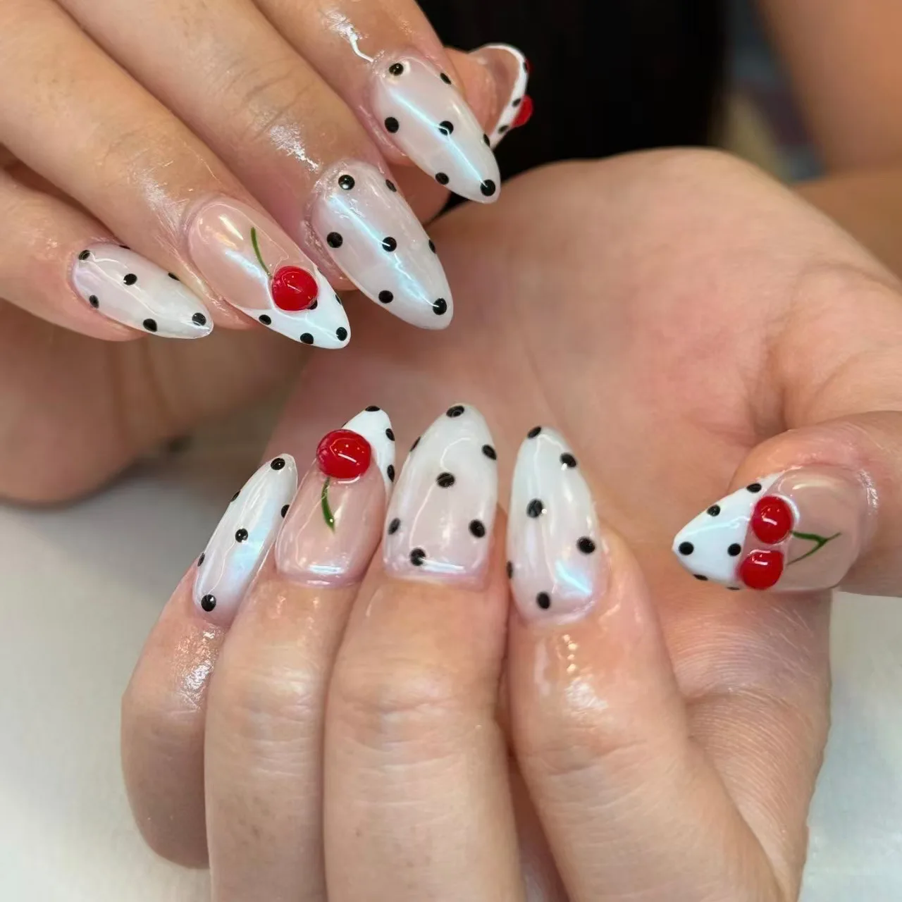 

24PCS Cute Almond False Nails 3D Cherry Polka Dot Press on Nails White French Design Sweet Style Removable Manicure Nail Art 네일팁
