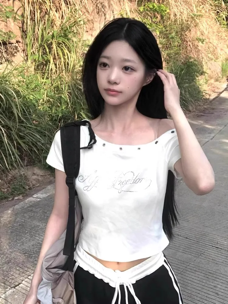 

Slim Fit ort Sve oulder Bared T irt for Women Summer New Sle Pure Desire Rhinestone White Color Korean Sle Top