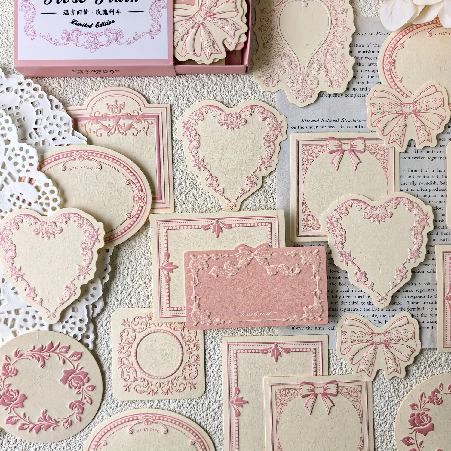 

30 листов винтажного синего картона с тисненым кружевным узором, пригодного для письма, для скрапбукинга и создания сообщений в дневнике.