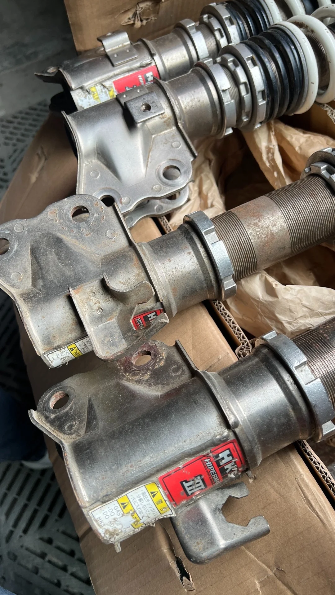 apply to Subaru STI, Wing Leopard, no problem with functionality, springs, shock absorbers directly for installation on vehicles