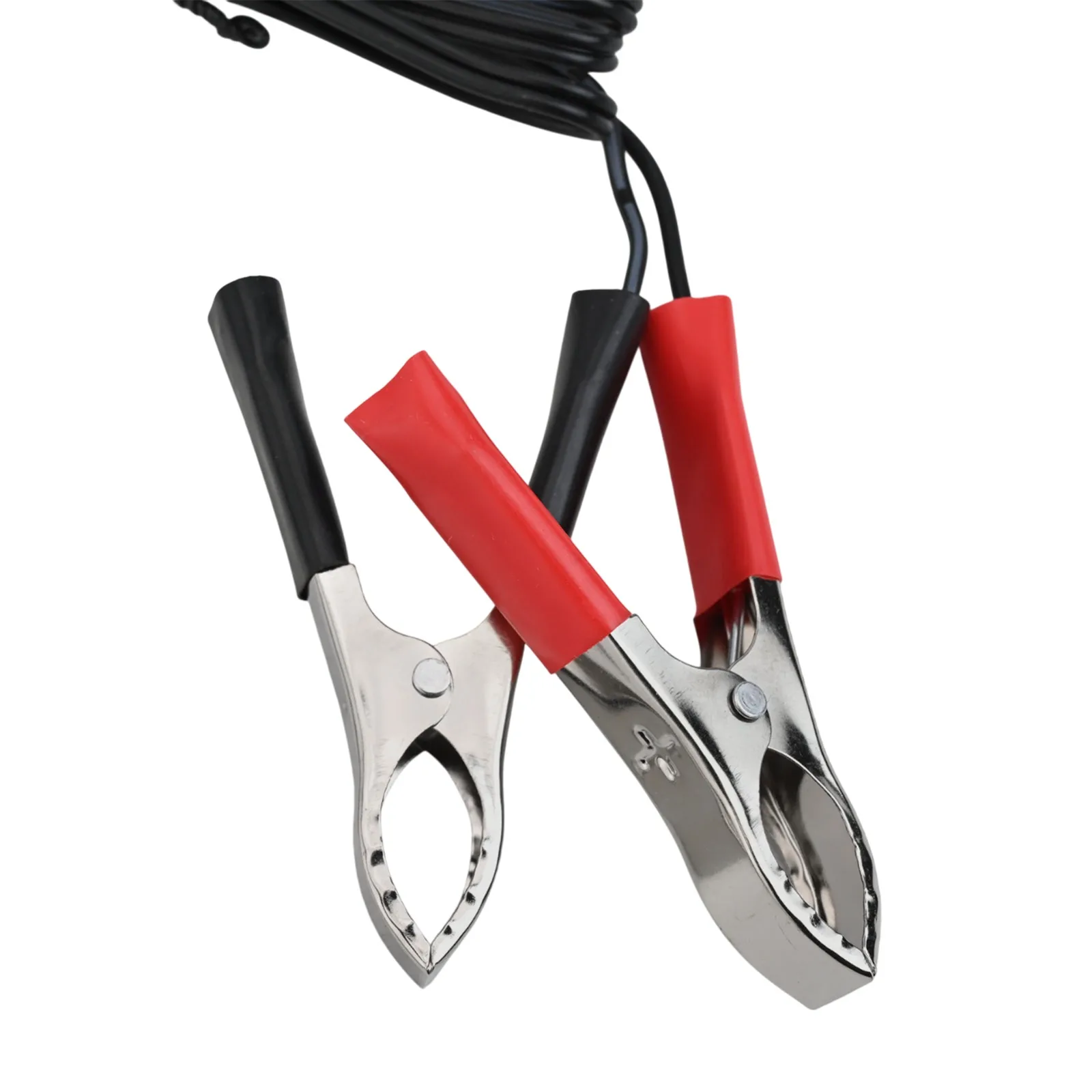 

Многопортовый адаптер для быстрой зарядки. Автомобильная зарядка. Высокость быстрой зарядки. Долговечная работа для использования на открытом воздухе.