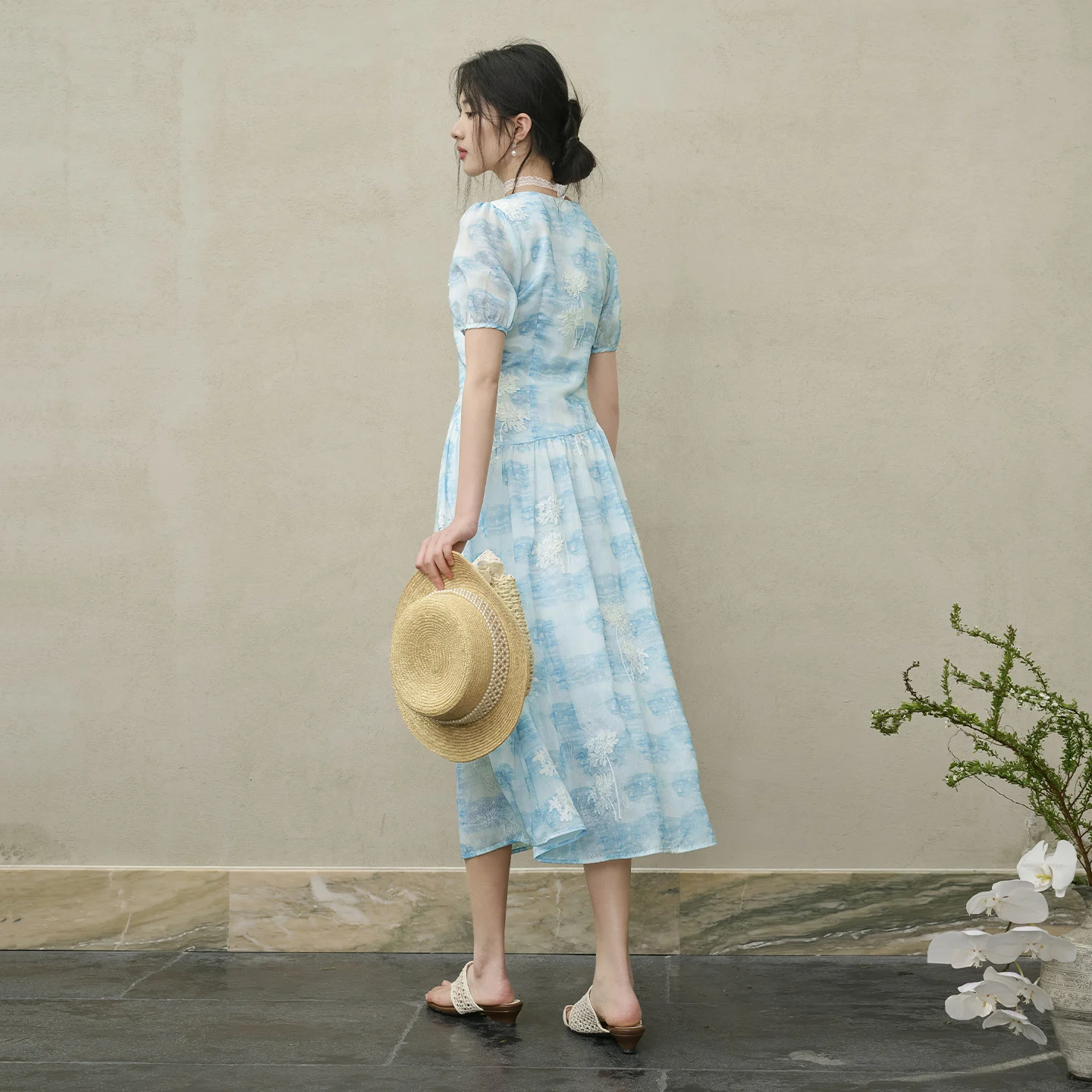 SENTUBILA Women's Elegant Ombre Print Chiffon Dress 2026 Summer New V-Neck Thread Embroidery Pleated Puff Sleeve Dress 162LO6154