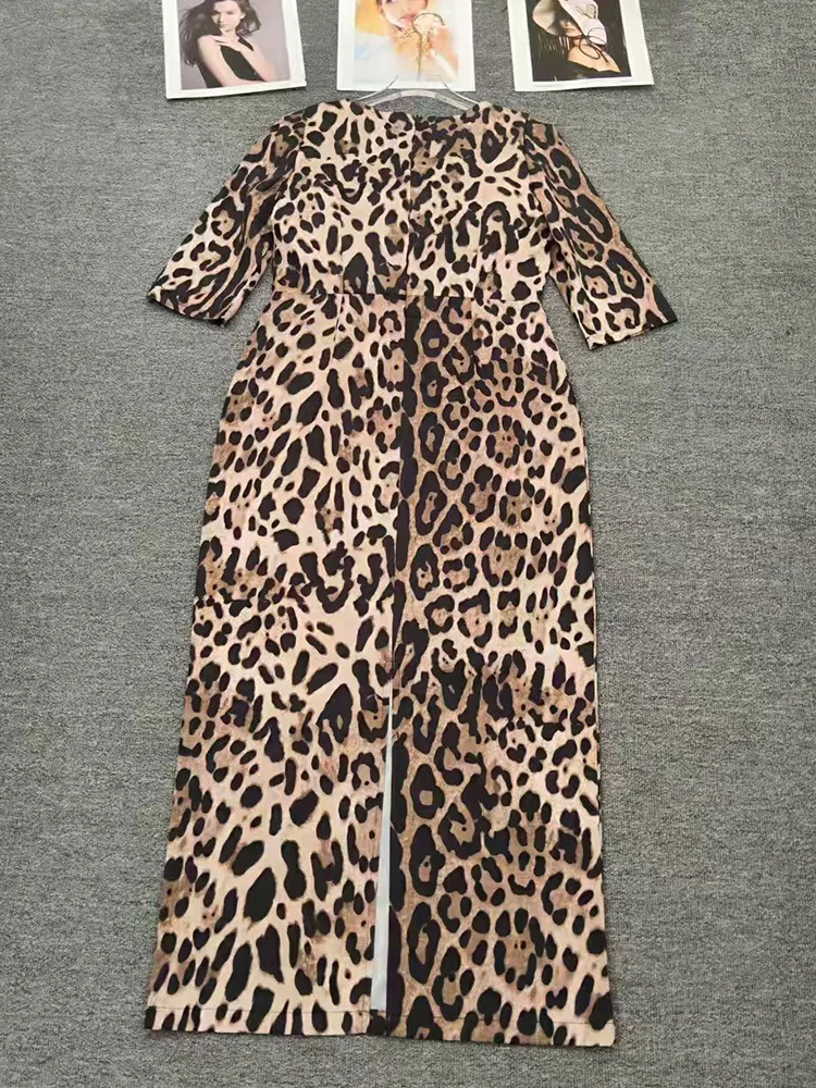 Retro-Kleid mit Leopardenmuster, quadratischem Ausschnitt und hoher Taille, Herbst-Damenmode, eng anliegender, hüftumarmender, gerader Röhrenrock