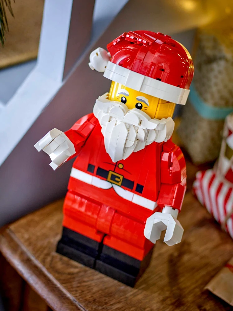 Ensemble de vacances LEGO 40820, figurine de Père Noël surdimensionnée, blocs de construction |   Jouet de briques à assembler sur le thème de Noël, cadeau de Noël parfait