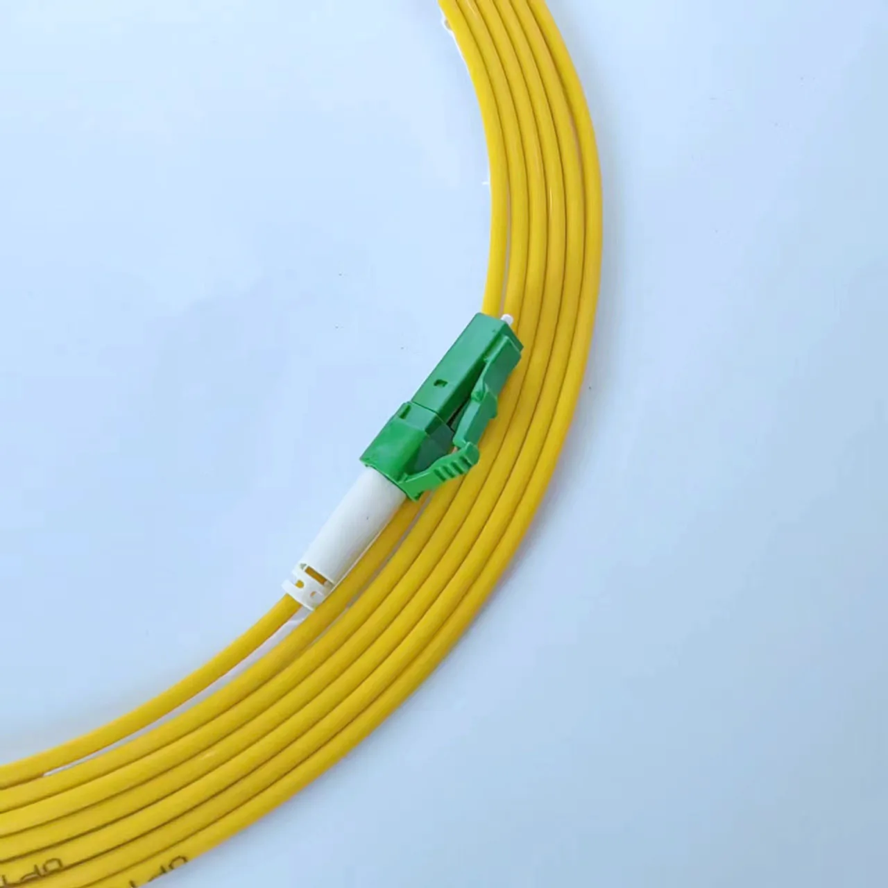 Kabel krosowy światłowodowy LC APC-LC APC jednomodowy G657A2 2.0mm 3M LSZH kabel FTTH LC APC do sieci