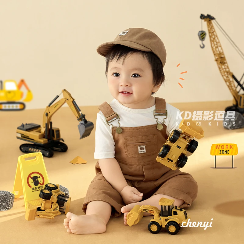 

100 Days Newborn Photography Outfit Little Engineer Theme Brown Overalls Set for Baby 100-Day Photo Shoot with Excavator Props