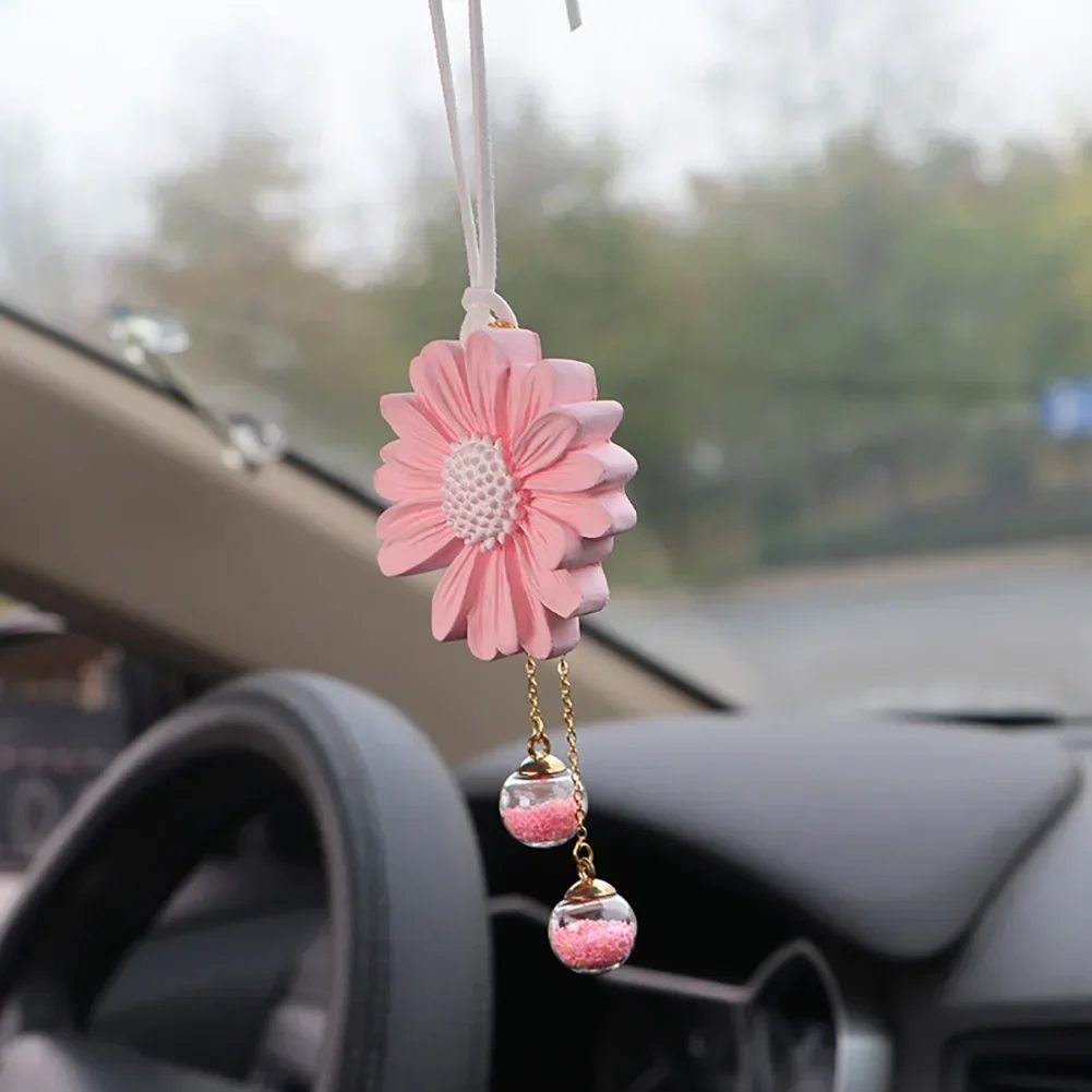New Cute Daisy Crystal Car Ornament - Handcrafted Rearview Mirror Hanging with Sparkling Crystals, Perfect Interior Decoration
