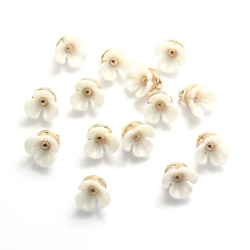 10PC Lovely White Flowers Petal Plastic Resin Jeans Shank Button DIY Jewelry Hair Accessory Shirt Skirt Cufflink Scrapbook Decor