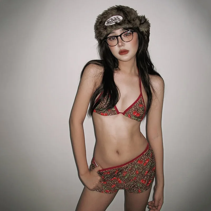 Nouvel été imprimé léopard Sexy épicé fille à lacets dos nu nombril plage Bikini trois pièces ensemble européen américain vêtements pour femmes