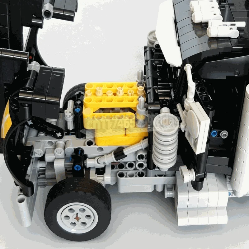 1890Parts Classic Long Nose Semi Truck Building Blocks Motorized Steering Vehicle Model DIY Assembly Creative Display Gifts Toy