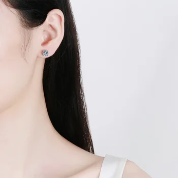 8 最佳銷售 莫桑石螺絲耳釘 - №6