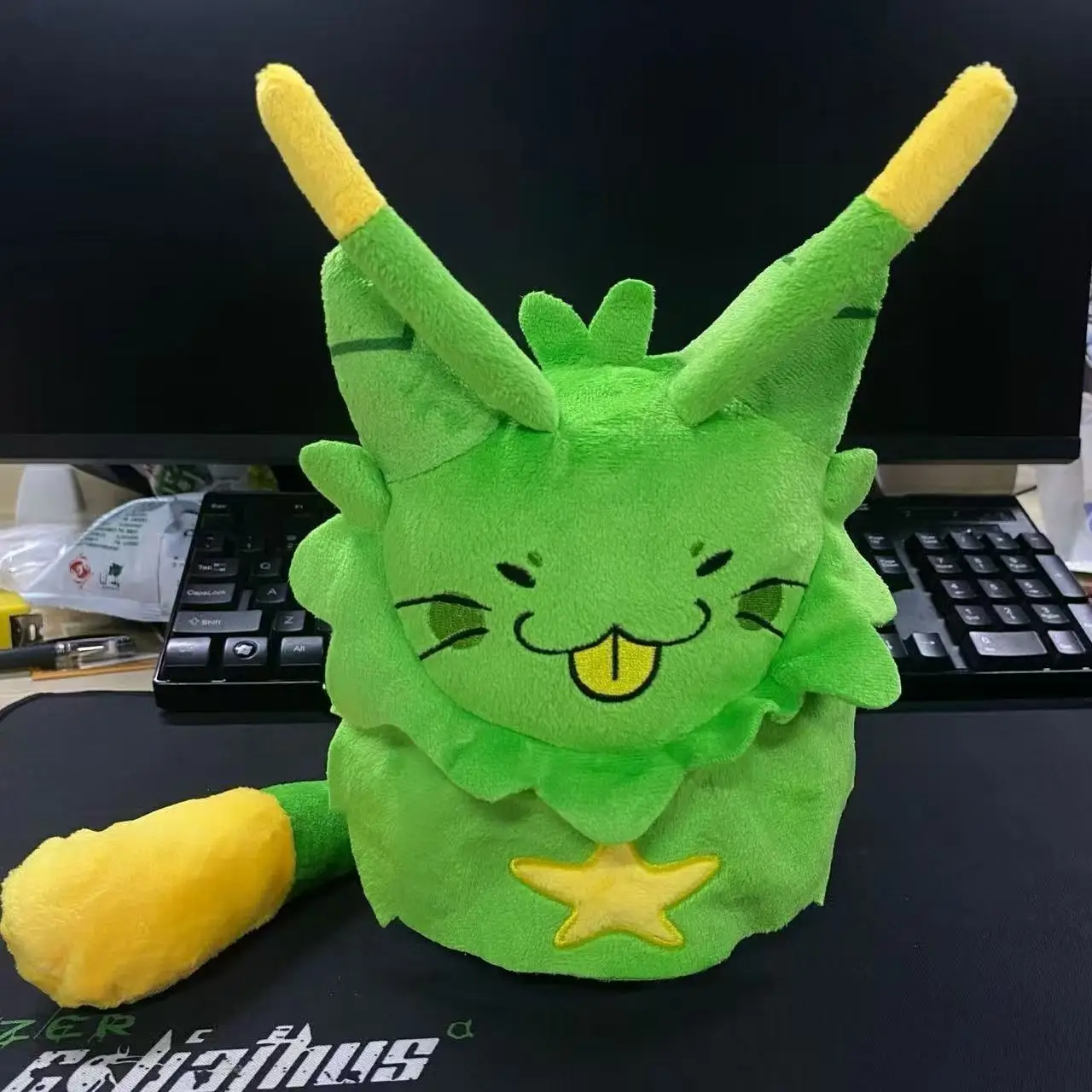 Hot Gnarpy Discovers The Internet - Muñecos de peluche de gato verde, almohadas suaves, muñecos de decoración para el hogar, regalo de cumpleaños
