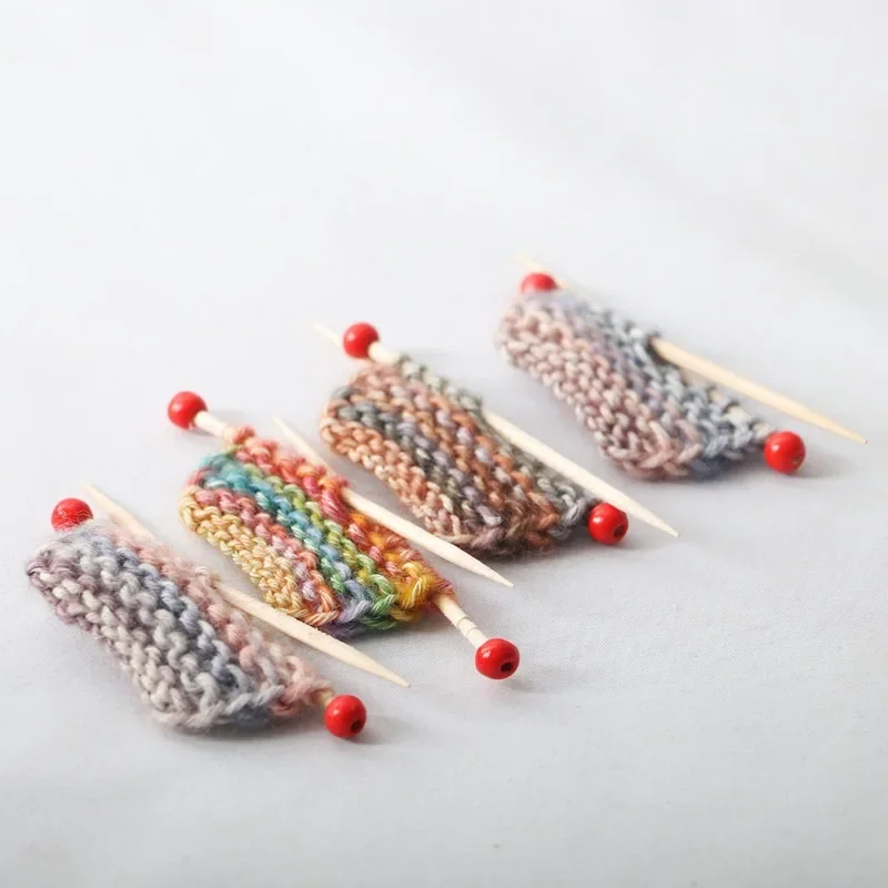 Dollhouse Handmade Woolen Coarse Thread Knitted Sweater Creative Miniature Ornament Scene Decor Accessory