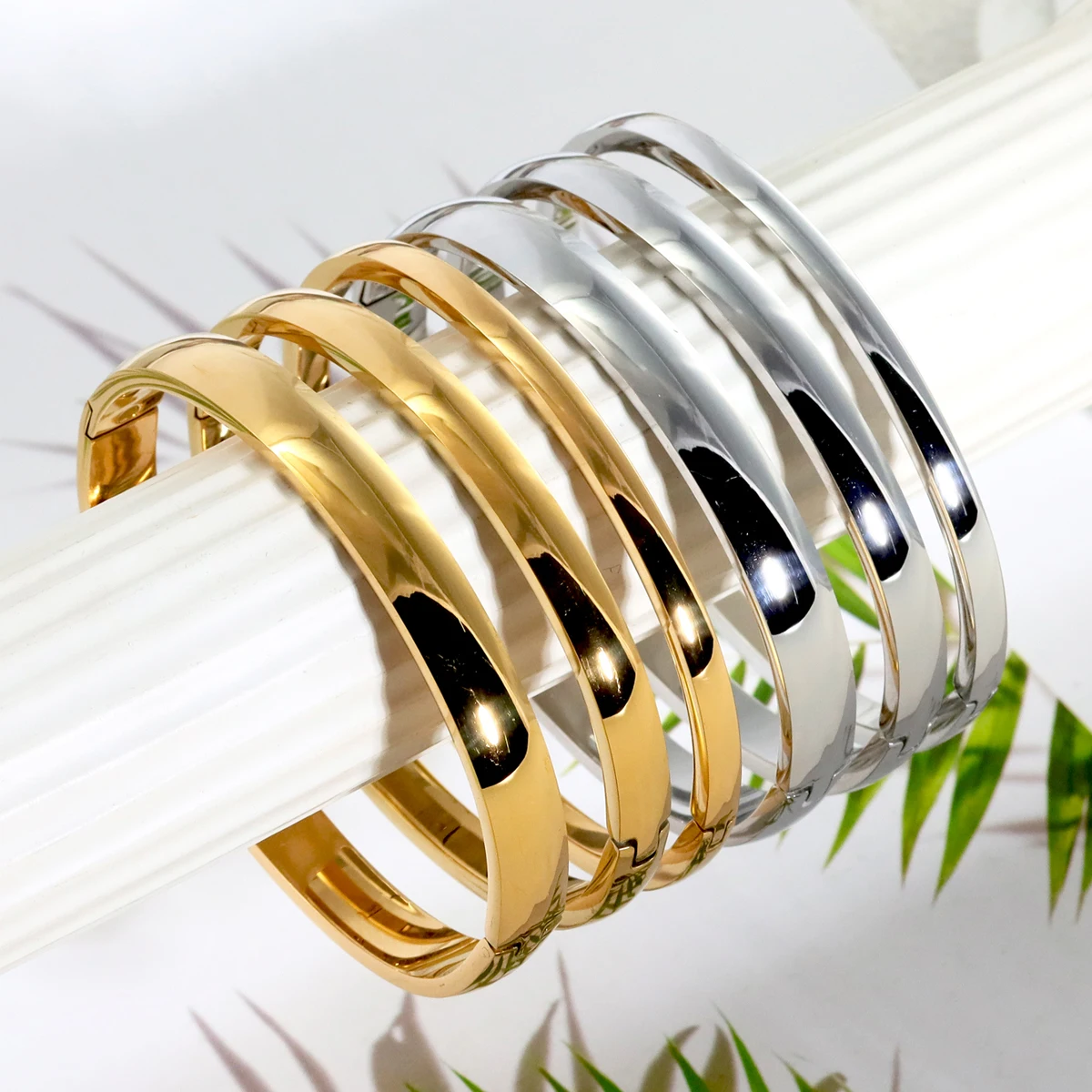 Hot Minimalist Stainless Steel Pure Gold Pvd Plated Plain Pattern Bracelet for Women\'s Simple 3 Piece Stackable Bracelet Jewelry