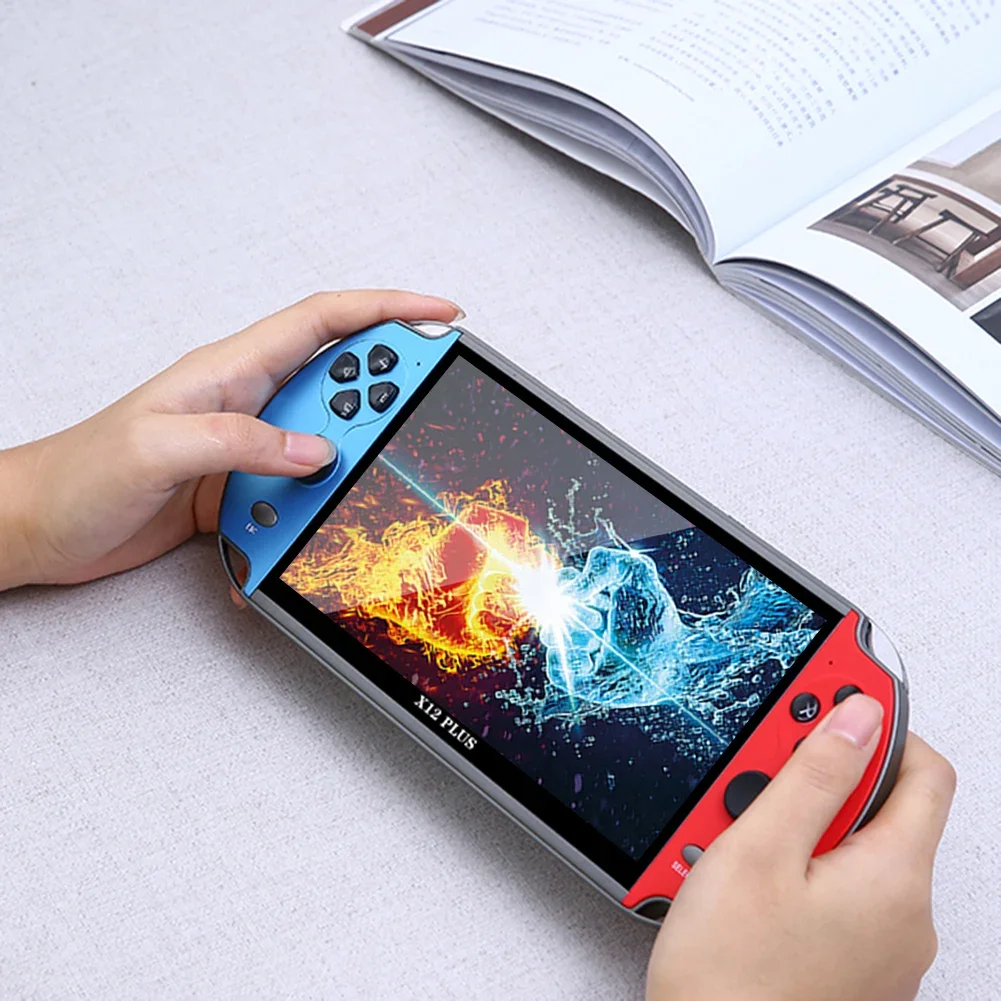GAMINJA X12 Plus وحدة تحكم بجهاز لعب محمول 7.1 بوصة عصا تحكم مزدوجة IPS شاشة لعبة فيديو لاعب مدمج 32G TF بطاقة لـ GBA GBC NES