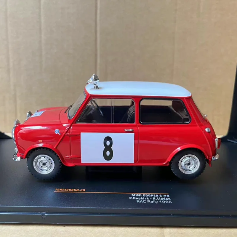 

IXO 1:18 Scale MINI COOPER S #8 1964 Alloy Car Model Static Collection Decorated Holiday Gifts Toys Souvenir Gift