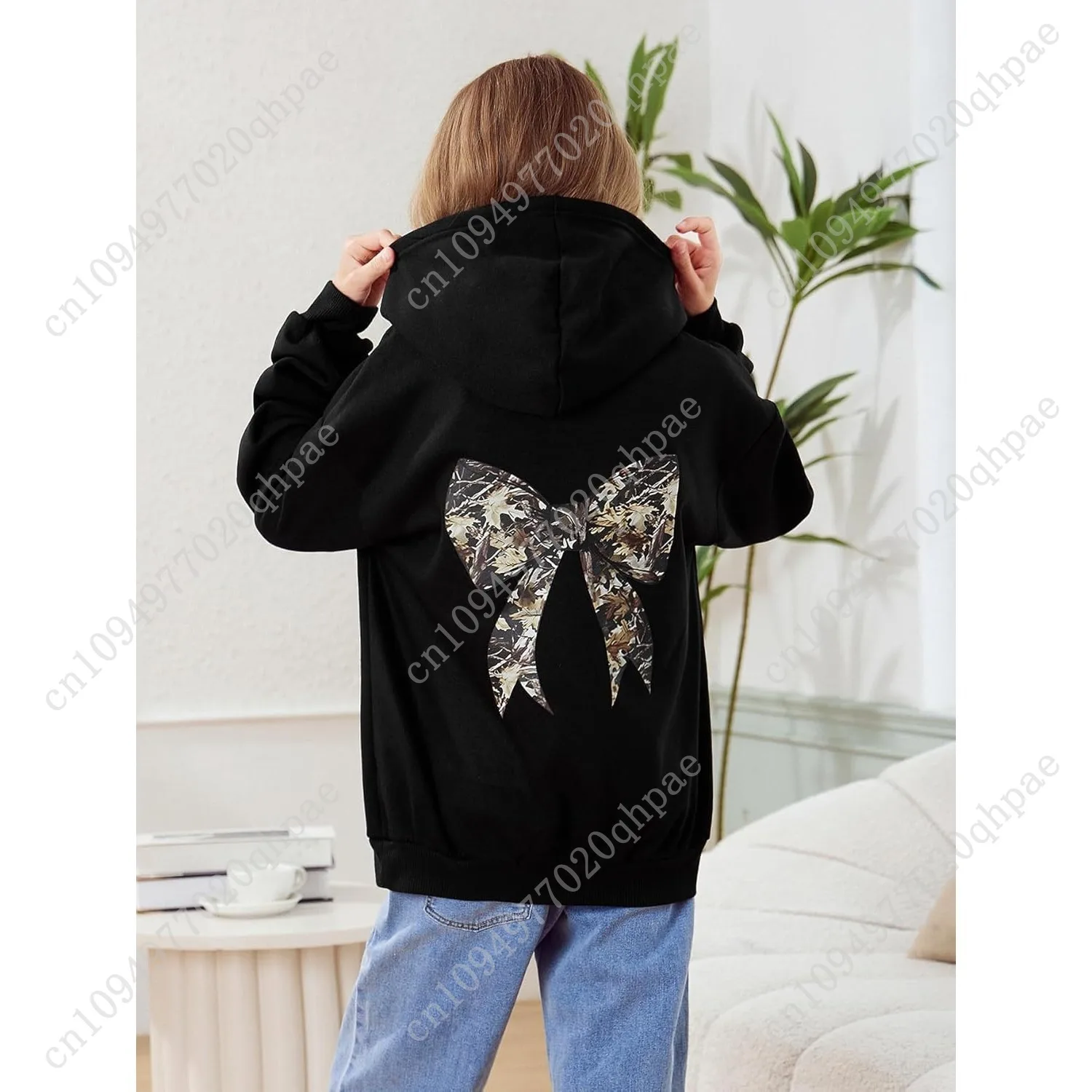 Рисунок 4 - Камуфляжная толстовка с бантом для девочек