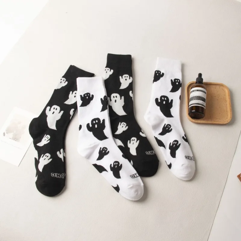 

4 pairs of Halloween socks - Ghosts and Spirits, with elastic openings for easy fitting, perfect for Halloween parties