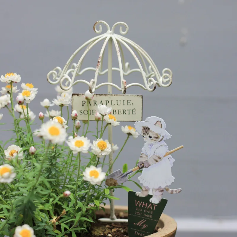 Antique Iron Lace Umbrella Garden Stake, Rustic Metal Flower Ornament for Patio Balcony, Christmas Yard Decor Gift