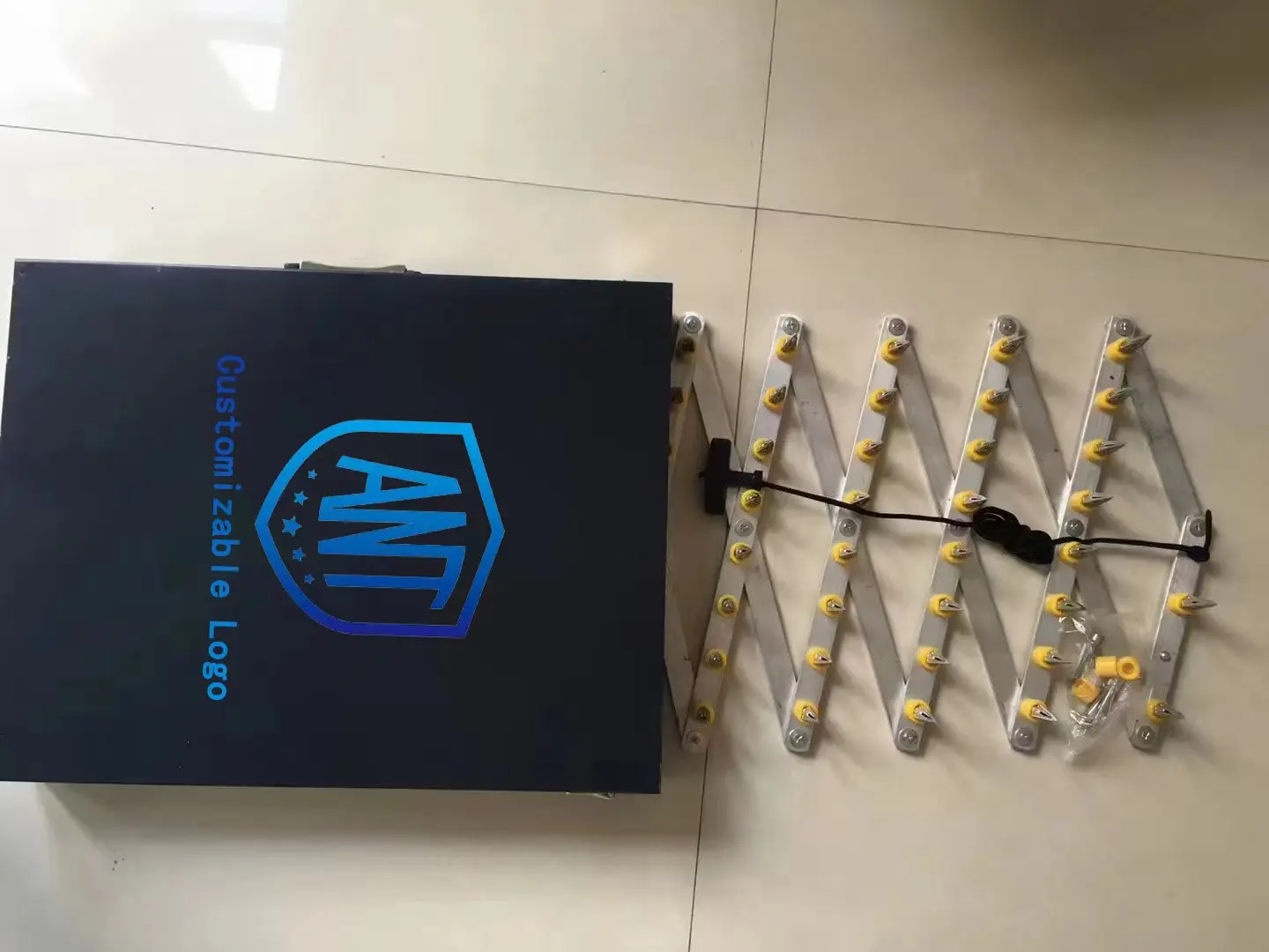 نظام شريط ستينغر سبايك اليدوي المعدني المحمول، أجهزة انكماش قاتل الإطارات، كتلة الطريق #3