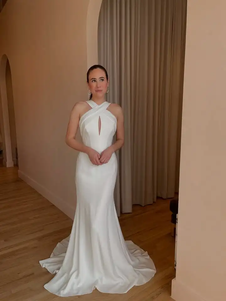 

Customized Halter Neck Wedding Gowns for Bridal Mermaid Backless Long Bride Gown Keyhole Satin Beach Vestido de novia