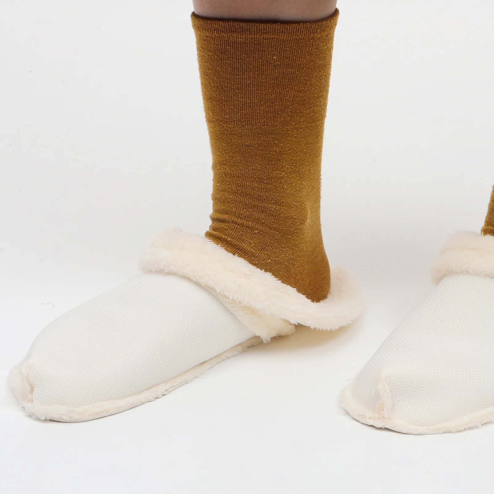 Scarpe con zoccoli invernali Sandali con copertura con foro in peluche Suola con fodera per acqua Zoccoli in cotone bianco Pantofole da interno per uomo