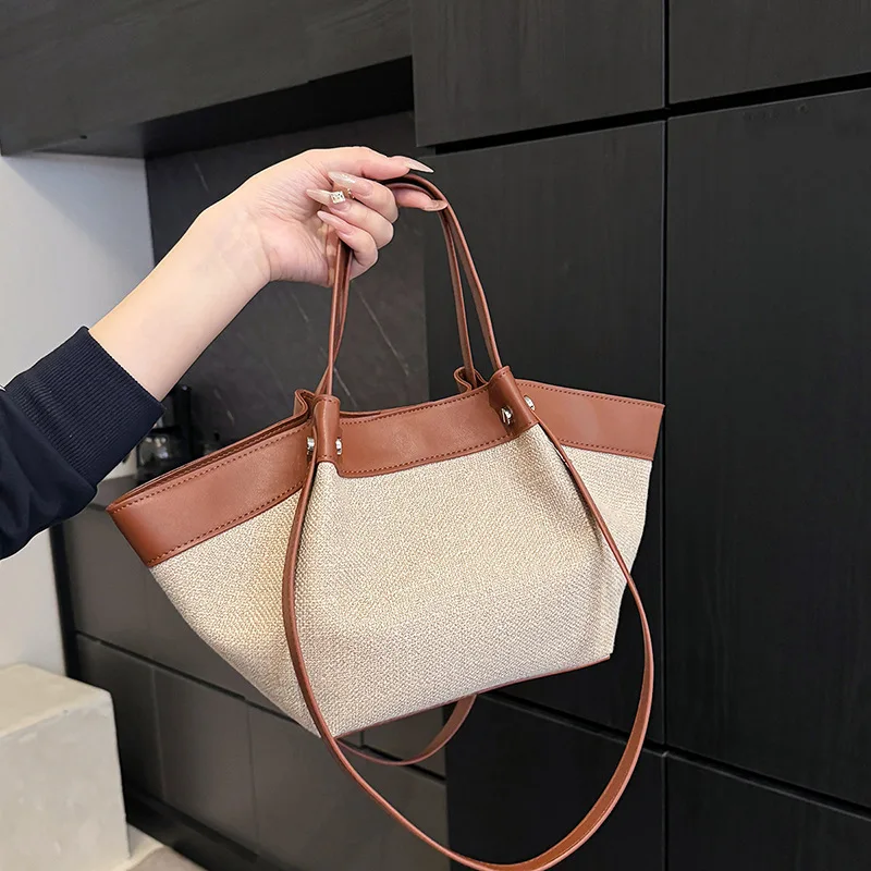 

2025 New Korean Style Pleated Tote Bag, Stylish and Versatile, Suitable for Commuting, Shoulder Bag and Handbag
